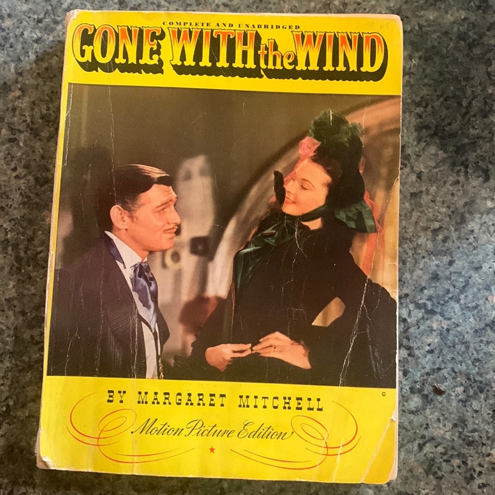 1940 Gone with the Wind Motion Picture Edition with 1949 newspapers clippings